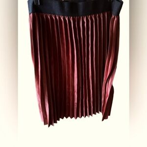 Lularoe Xl Elegant Jill pleated skirt in cranberry red. Faux leather‎ look NWT.